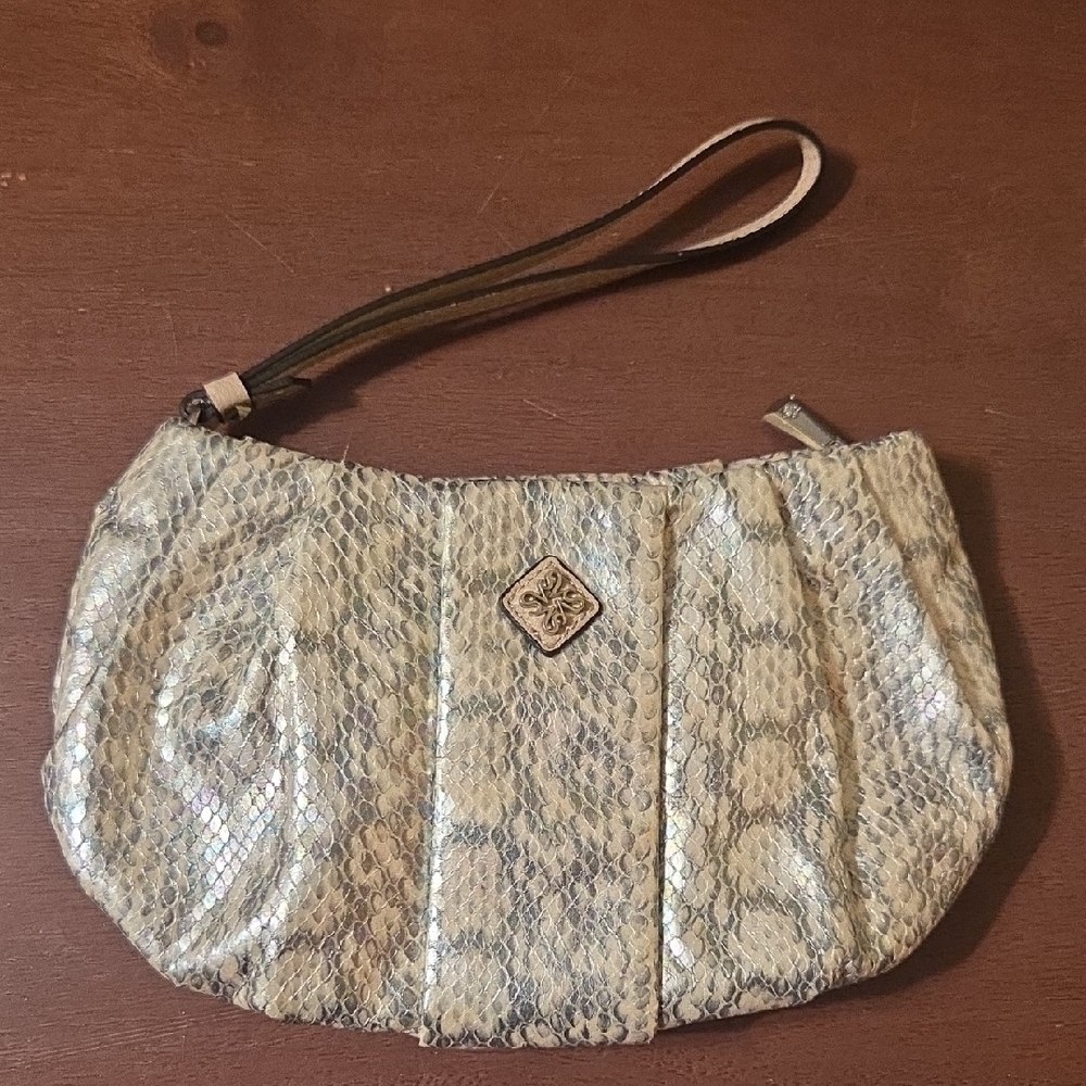 Simply Vera Wristlet (0254)
